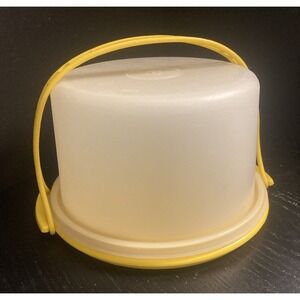 Vintage Child Size Tupperware Tupper Toy Cake Taker 1970's Harvest Gold EUC!‎